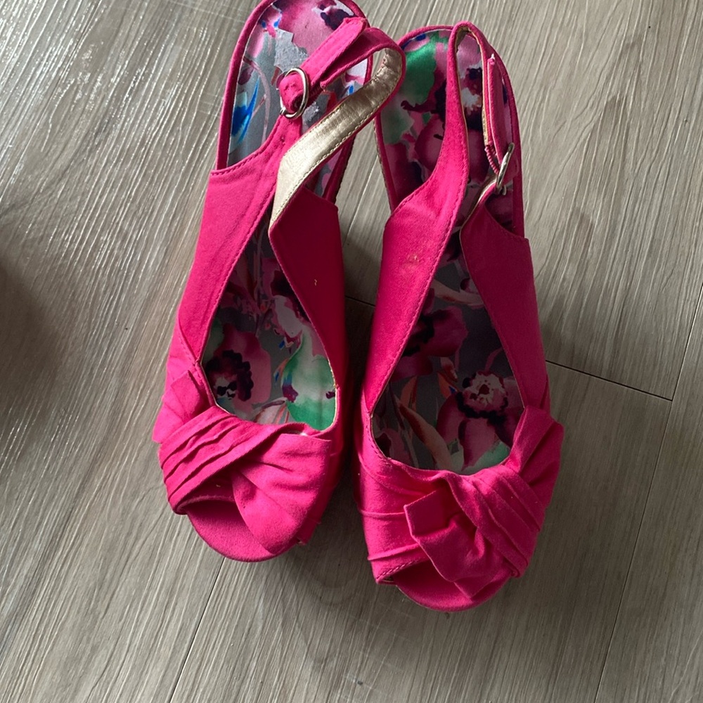 Ladies platform sandals